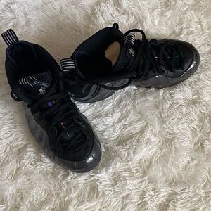 Foamposite Gray sneaker size 8
